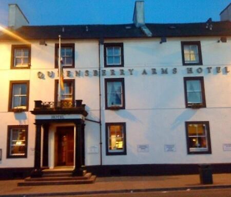 Queensberry Arms Hotel 애넌 외부 사진